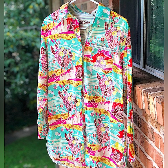 Robert Graham Black Button Down Top Size Medium